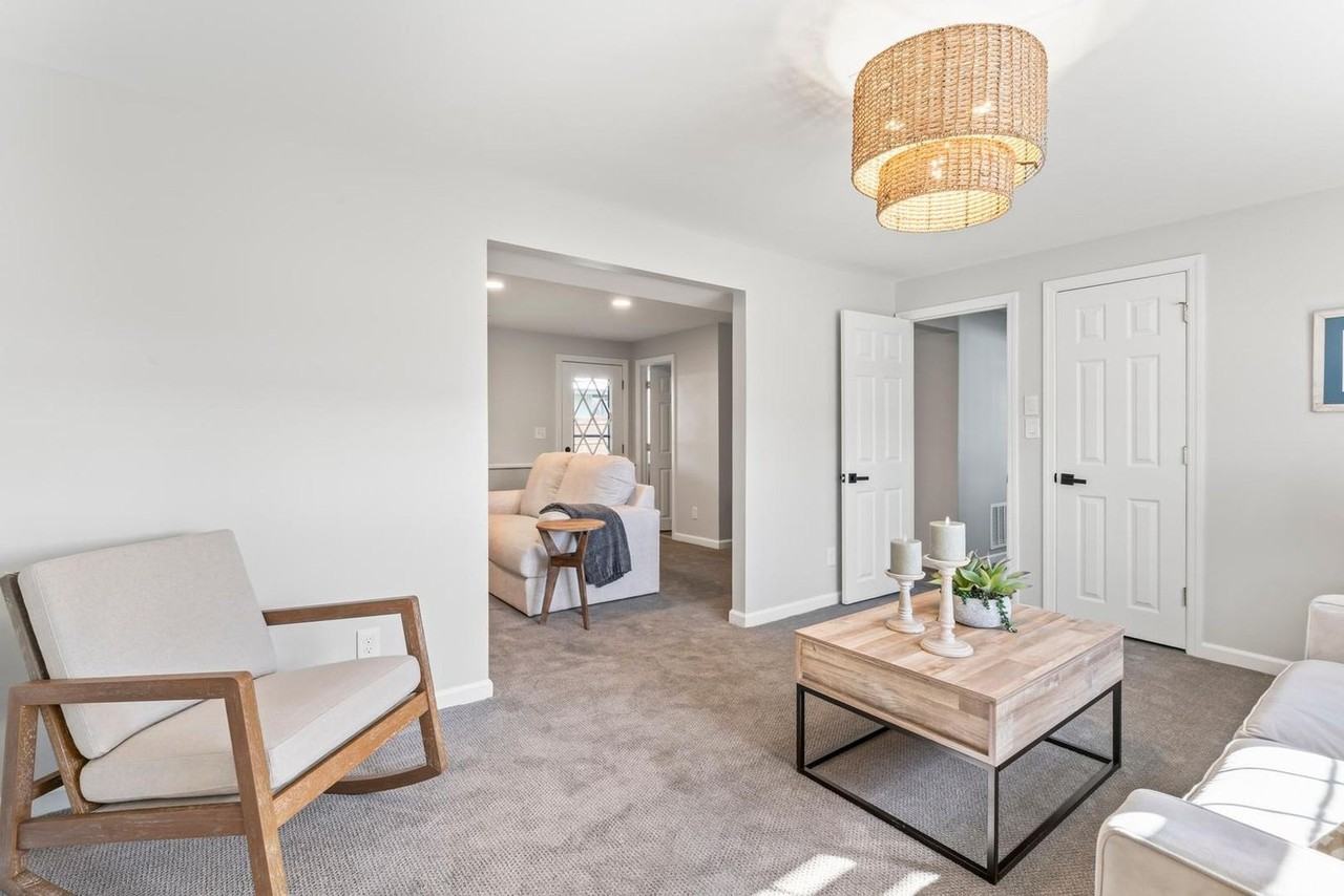 445 S Riverside Dr #1351975P - Photo 3 of 30