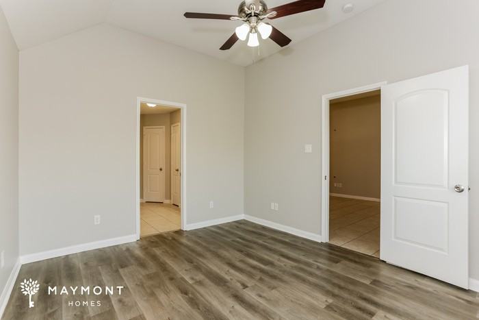 13120 Tower Ln - Photo 7 of 12