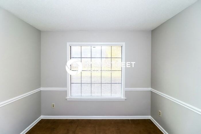 4462 Garrison Avenue - Photo 6 of 16