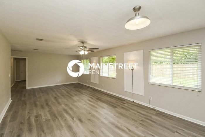 1555 Shirl Ln - Photo 4 of 16