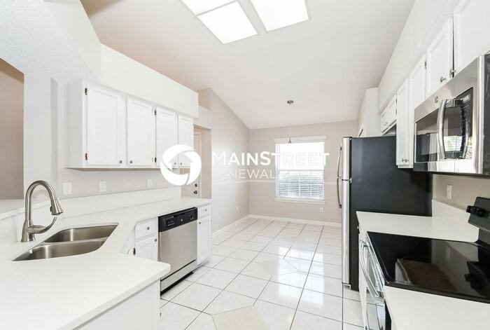 13006 Staffordshire Dr S - Photo 4 of 16