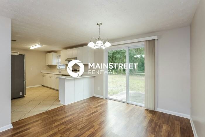 9572 Spottswood Rd W - Photo 5 of 16