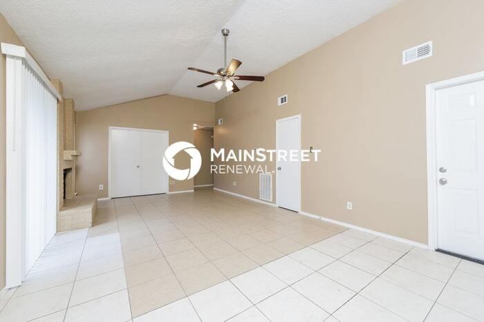 11110 Grassyglen Dr - Photo 5 of 16