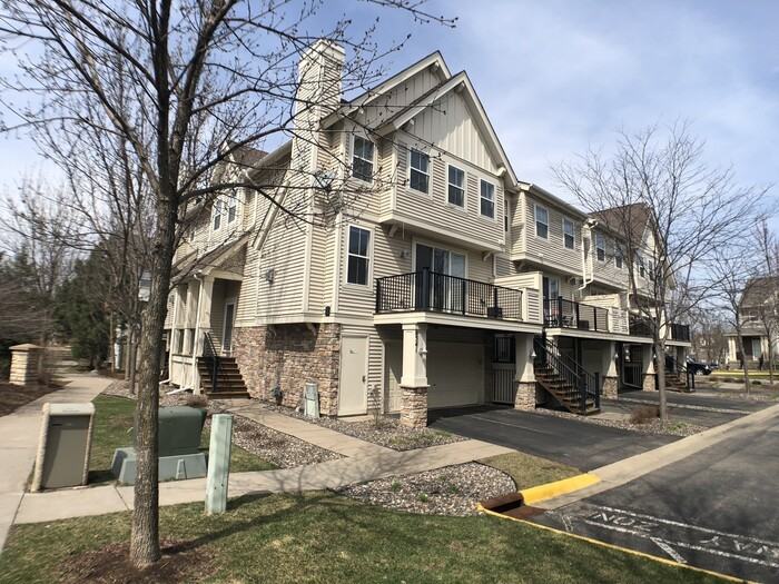 8341 Townsend Dr - Photo 2 of 19