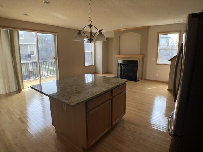 8341 Townsend Dr - Photo 5 of 19