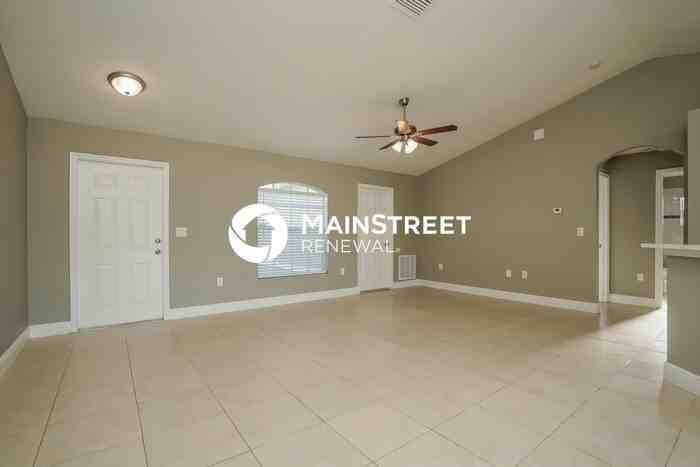 2701 36th St Sw - Photo 2 of 16