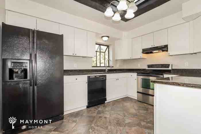 10849 60th Ave - Photo 5 of 12