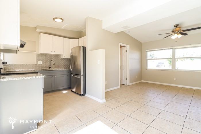 3290 Hillsdale Ave - Photo 7 of 12