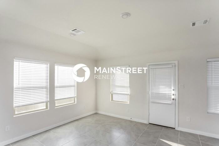 525 Janette Ct - Photo 3 of 16