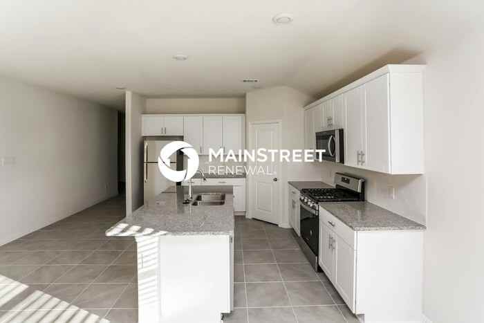 525 Janette Ct - Photo 5 of 16