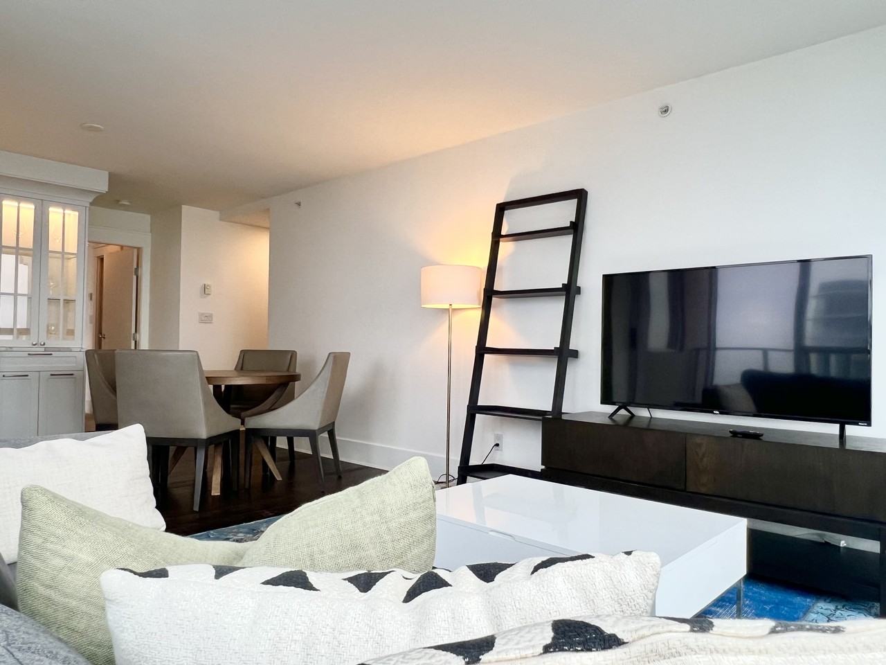 1408 Strathmore Mews #2602 - Photo 5 of 23