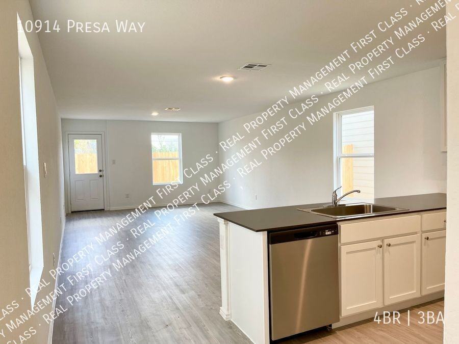 10914 Presa Way - Photo 2 of 13