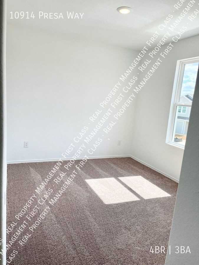 10914 Presa Way - Photo 6 of 13