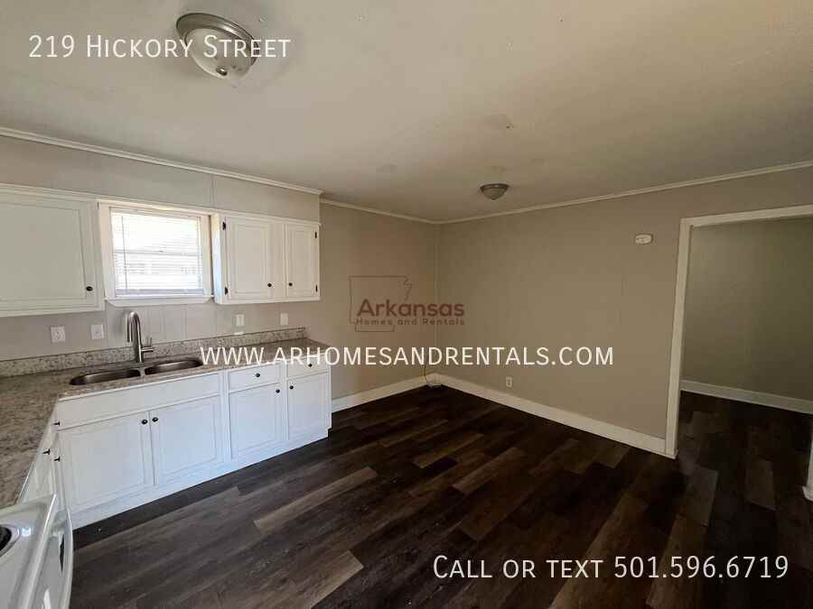 219 Hickory Street - Photo 3 of 11