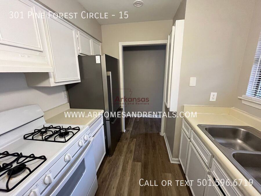 301 Pine Forest Cir #15 - Photo 5 of 12