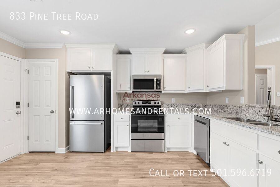 833 Pine Tree Rd - Photo 4 of 13