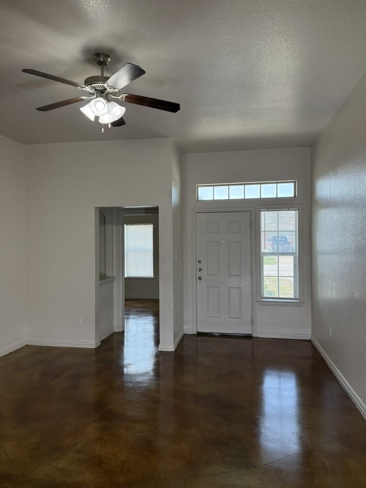 410 East Zenith Avenue #A - Photo 3 of 9