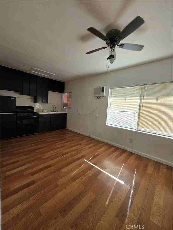 1138 N D St #1138 - Photo 3 of 5