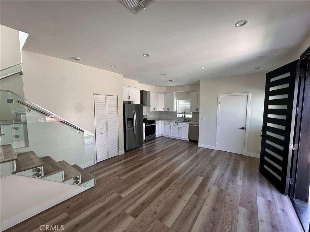 9585 Woodale Avenue #9585 - Photo 3 of 19