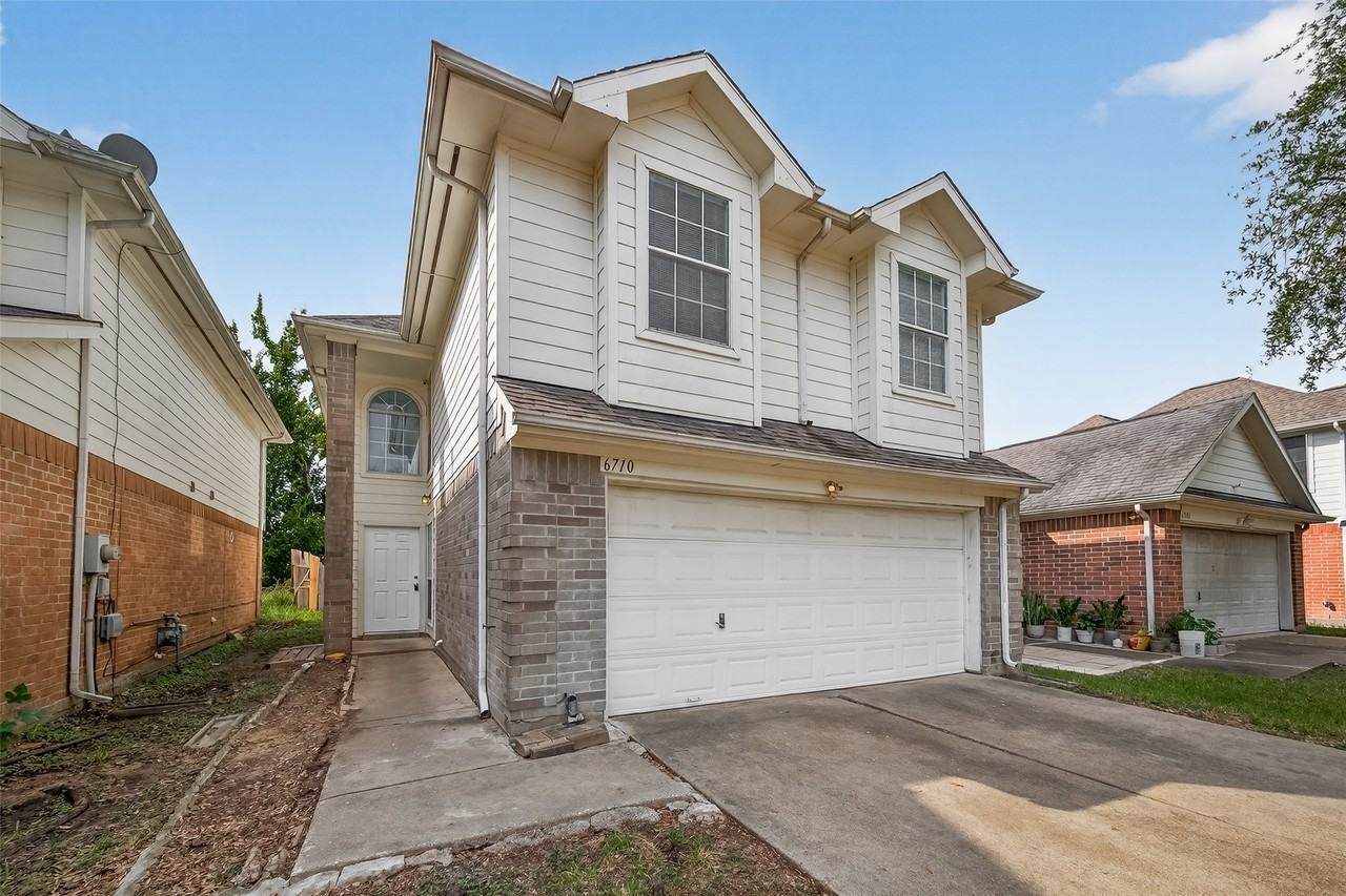 6710 Bellaire Gardens Dr #6710 - Photo 3 of 48