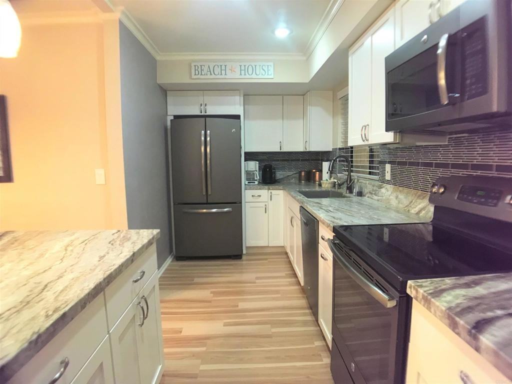 911 E Avenue #911-203 - Photo 2 of 10