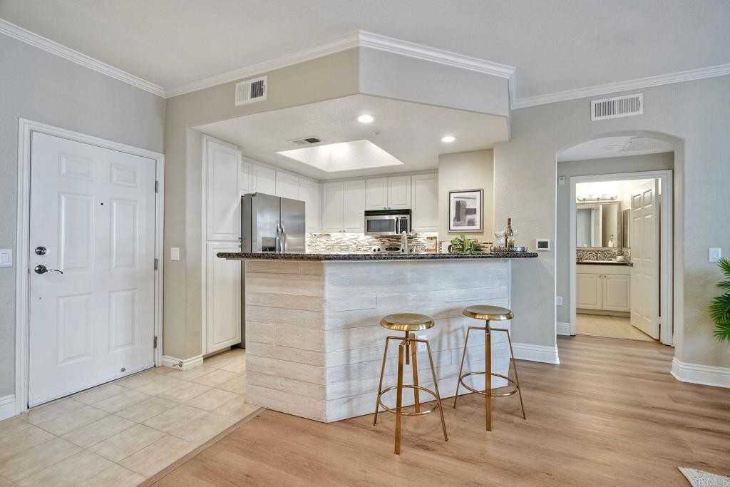 9263 Regents Rd #9263B106 - Photo 5 of 35