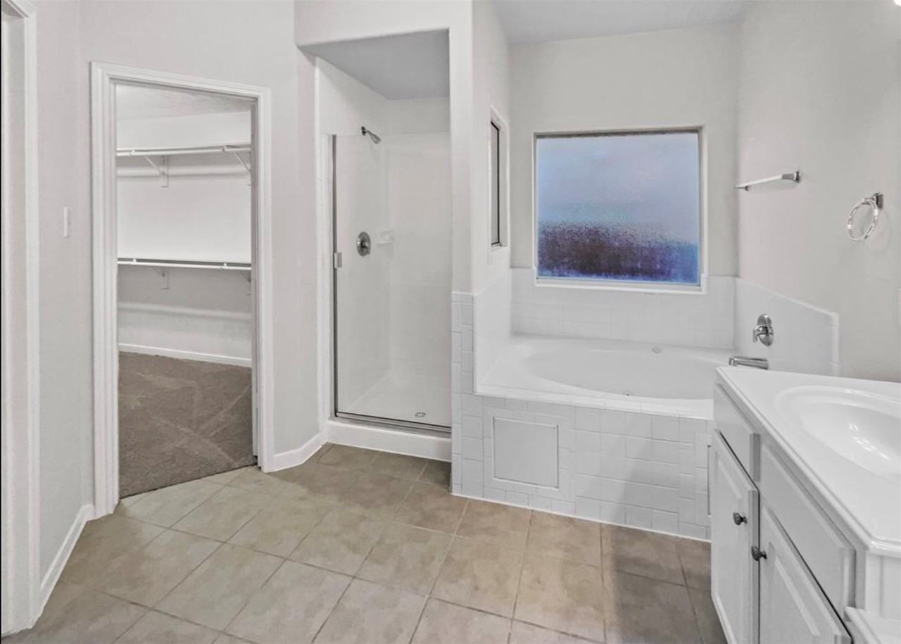 622 Manchester Trail Dr #622 - Photo 3 of 18