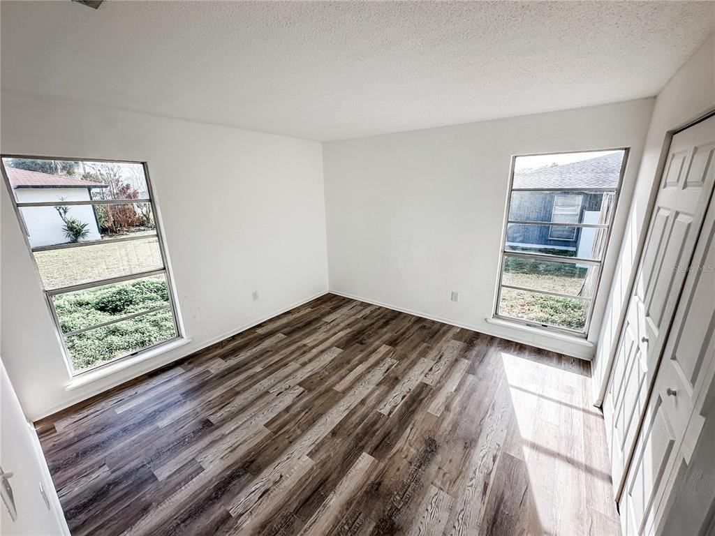 5390 Southeast 29th Place #5390C - Photo 3 of 24