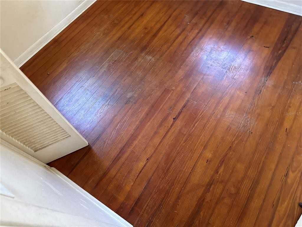 1621 Ne 29th St #1621 - Photo 2 of 9