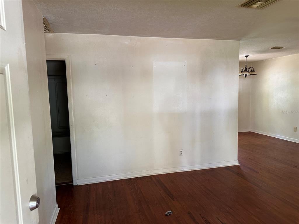 1621 Ne 29th St #1621 - Photo 4 of 9