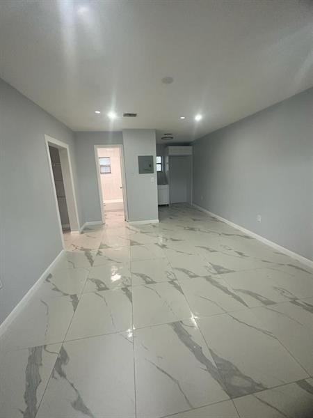 616 Nw 5th Ave #616 - Photo 2 of 5