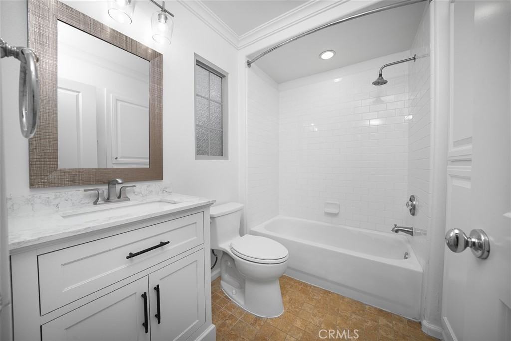 70 Latitude #70 - Photo 5 of 27