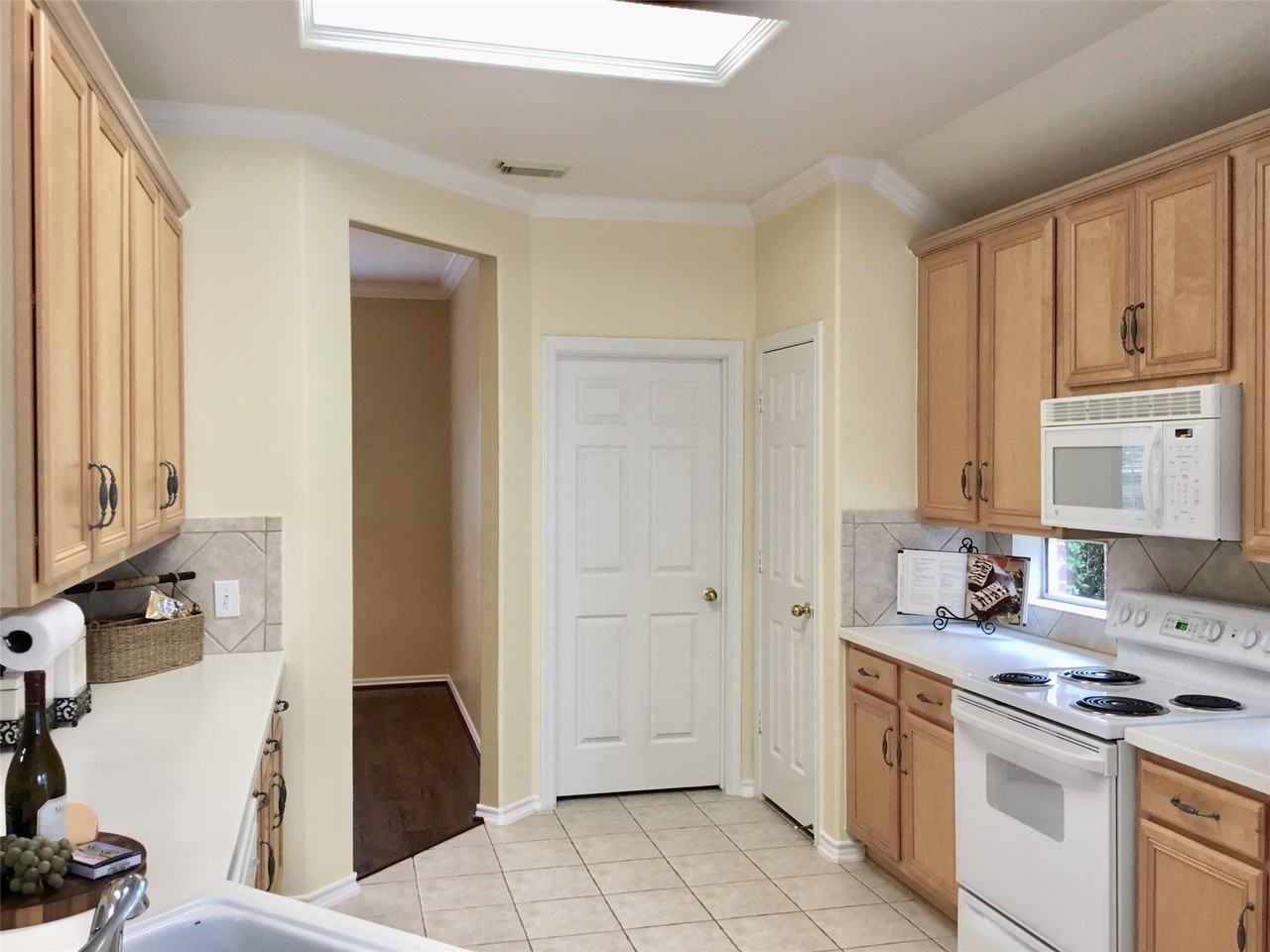 114 North Queenscliff Circle #114 - Photo 6 of 35