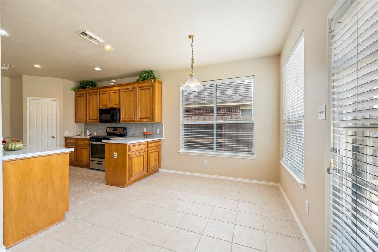 7218 Broadelm Dr #7218 - Photo 4 of 45