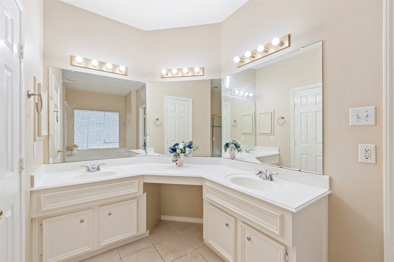 7218 Broadelm Dr #7218 - Photo 5 of 45