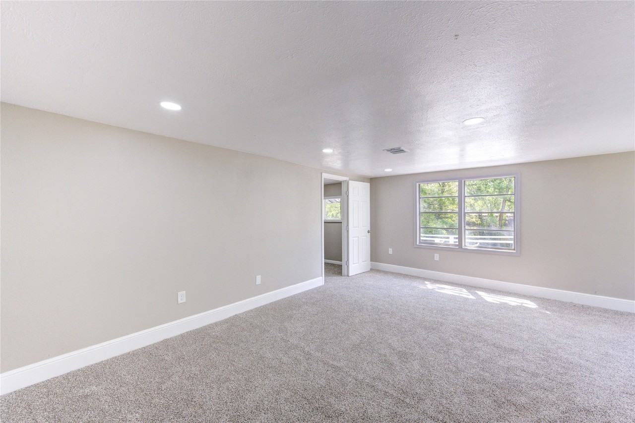 15170 Mcrae Lake #15170 - Photo 4 of 34