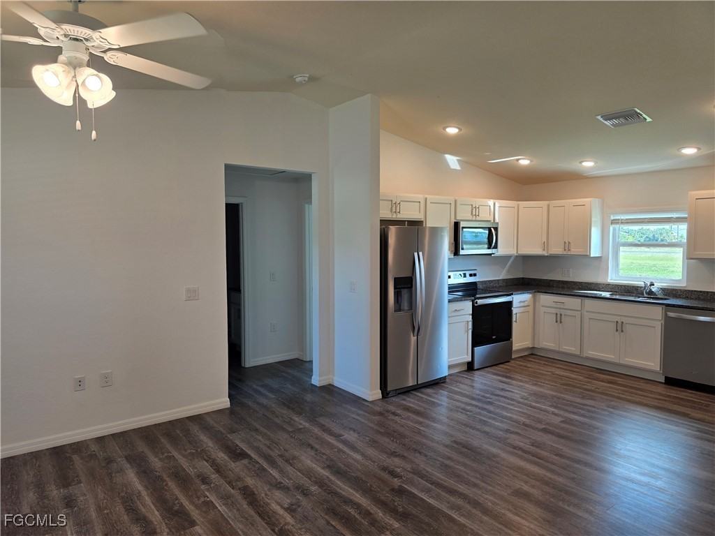 131 Carousel Avenue #131 - Photo 2 of 25