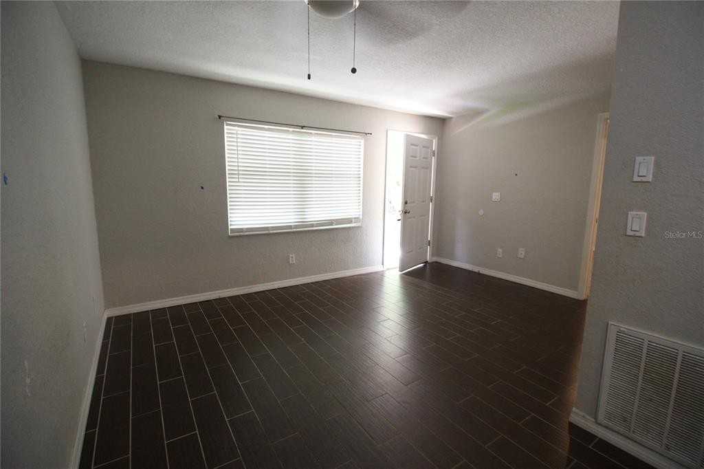 6101 Southeast Foss Road #6101-4 - Photo 4 of 19