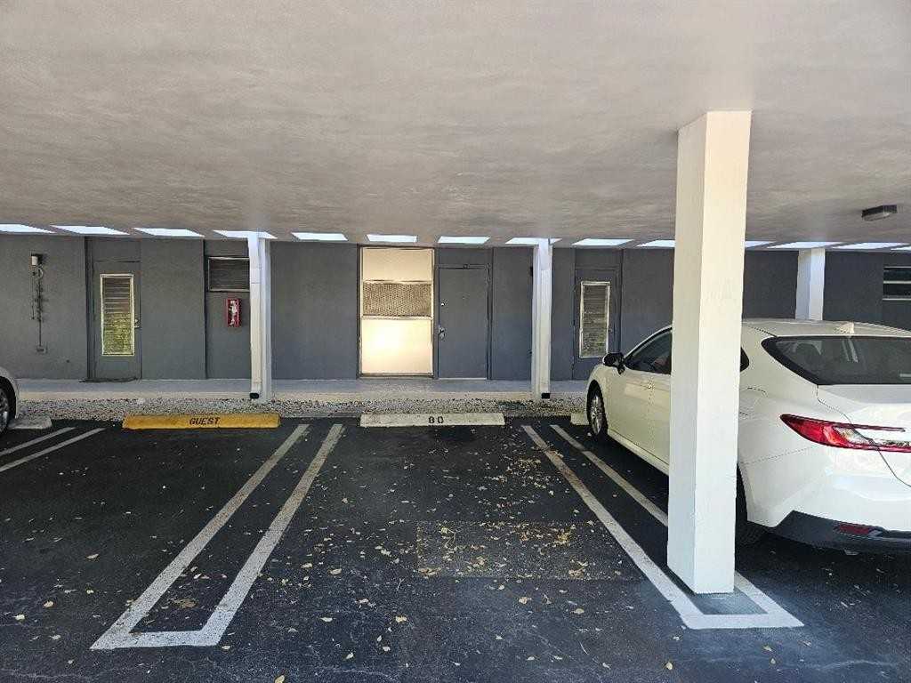 777 Southeast 2nd Avenue #777D123 - Photo 6 of 36