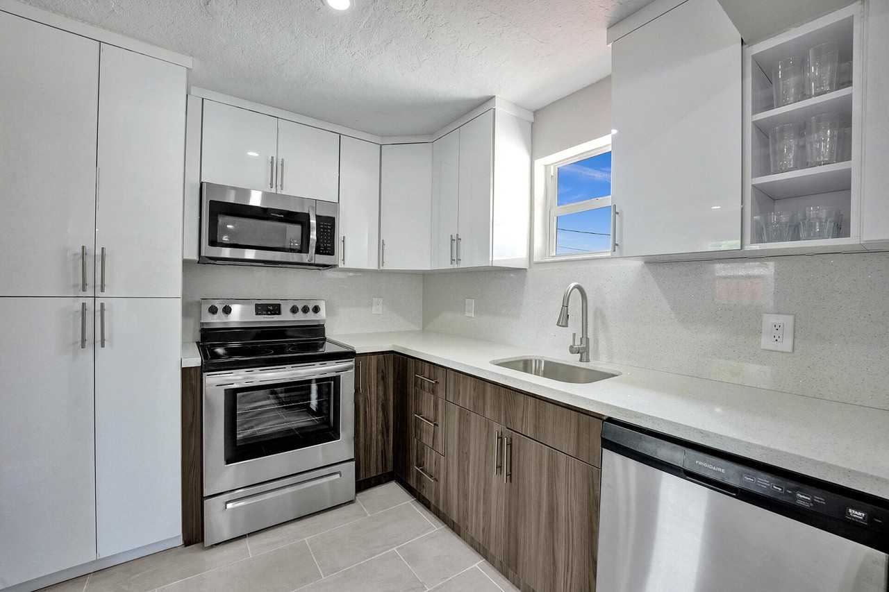 337 Southwest 8th Avenue #337 - Photo 2 of 48