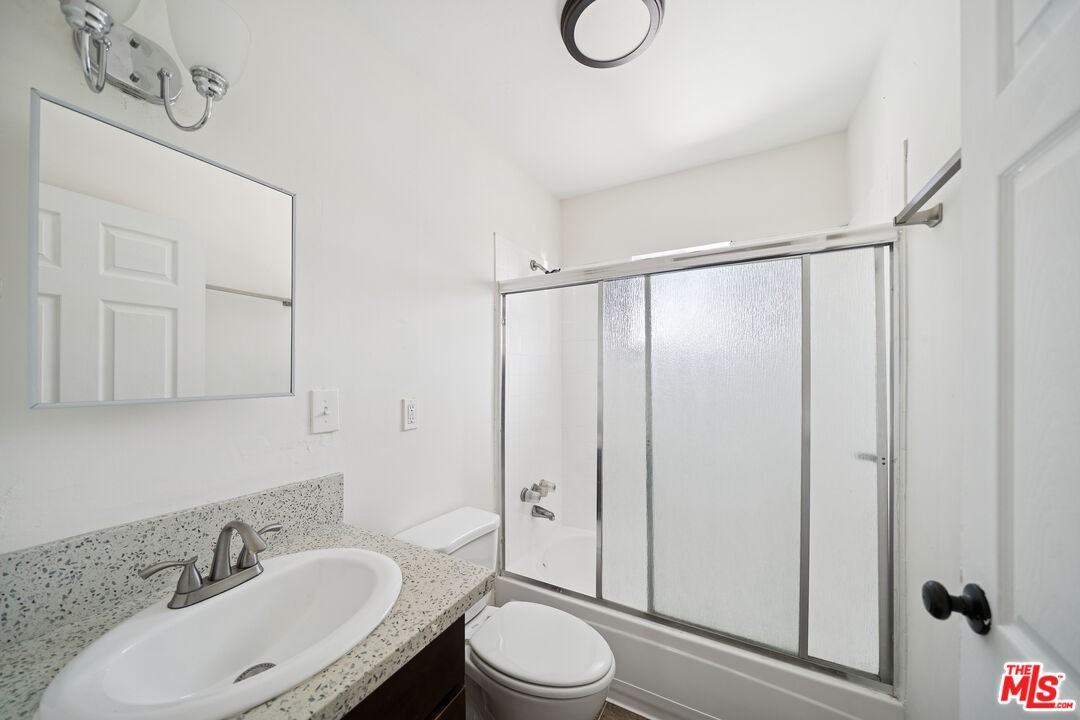 5380 Romaine St #5380-4 - Photo 4 of 12