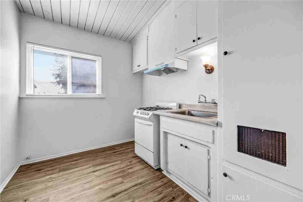 3622 East Colorado Boulevard #3622-5 - Photo 2 of 12