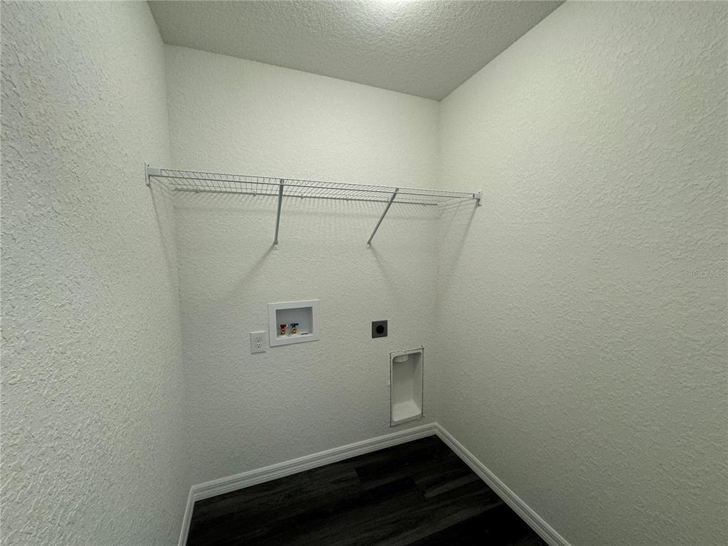 91 Maple Dr #91 - Photo 2 of 15