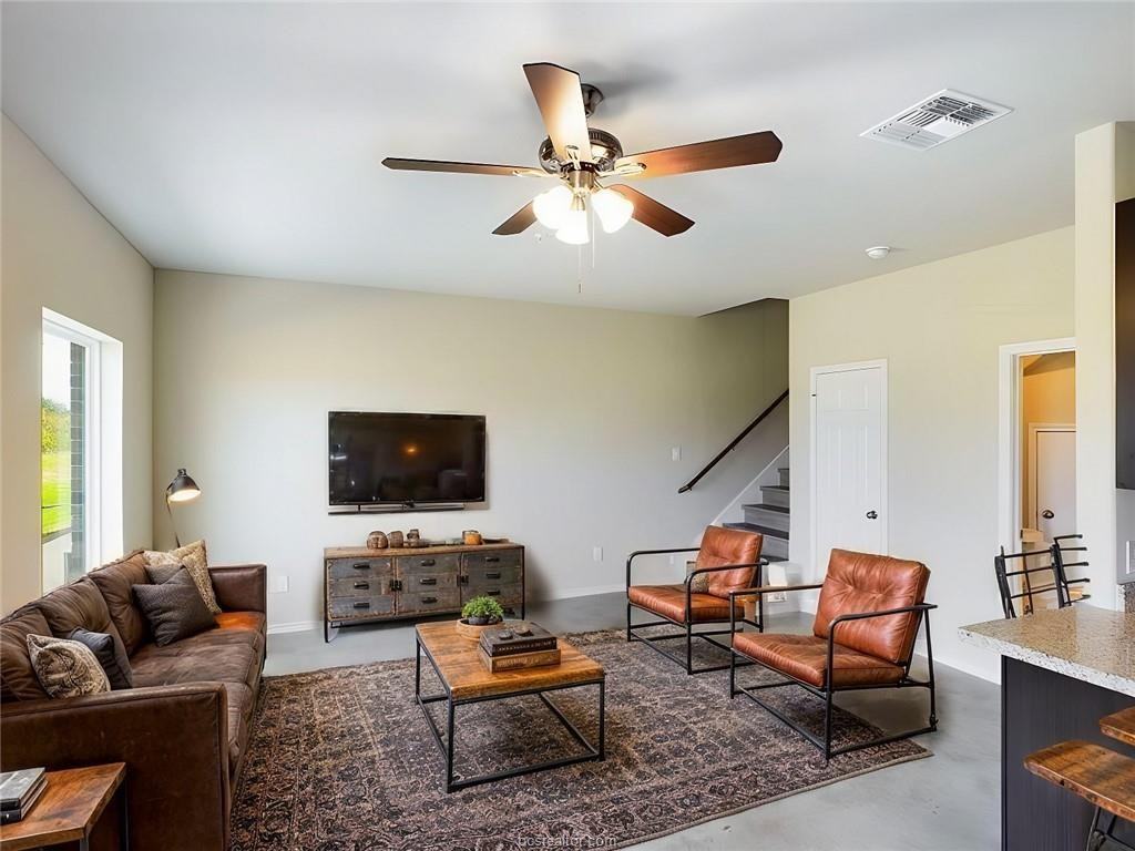 2910 Town Square Ave #2910-2111 - Photo 3 of 9