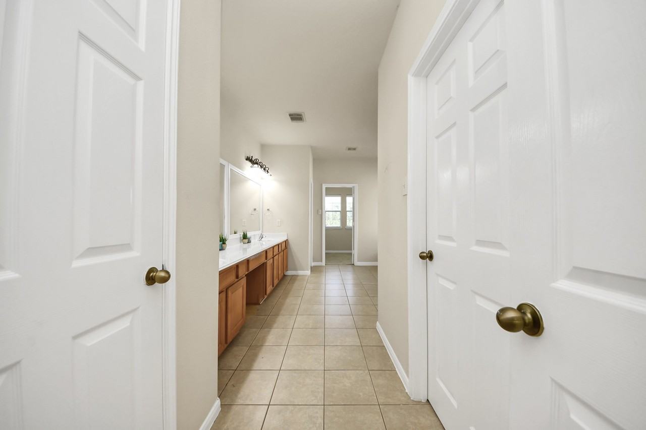 12506 Short Springs Dr #12506 - Photo 3 of 39