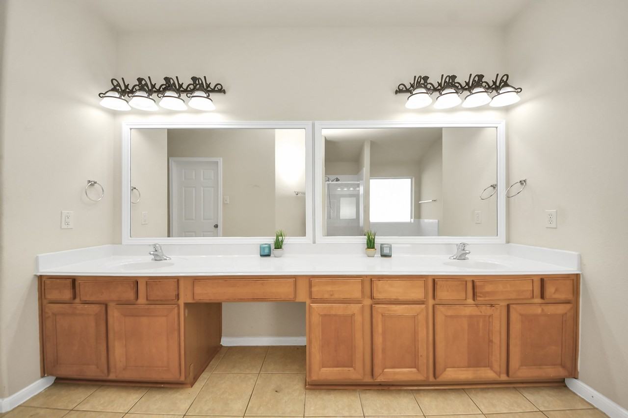 12506 Short Springs Dr #12506 - Photo 4 of 39