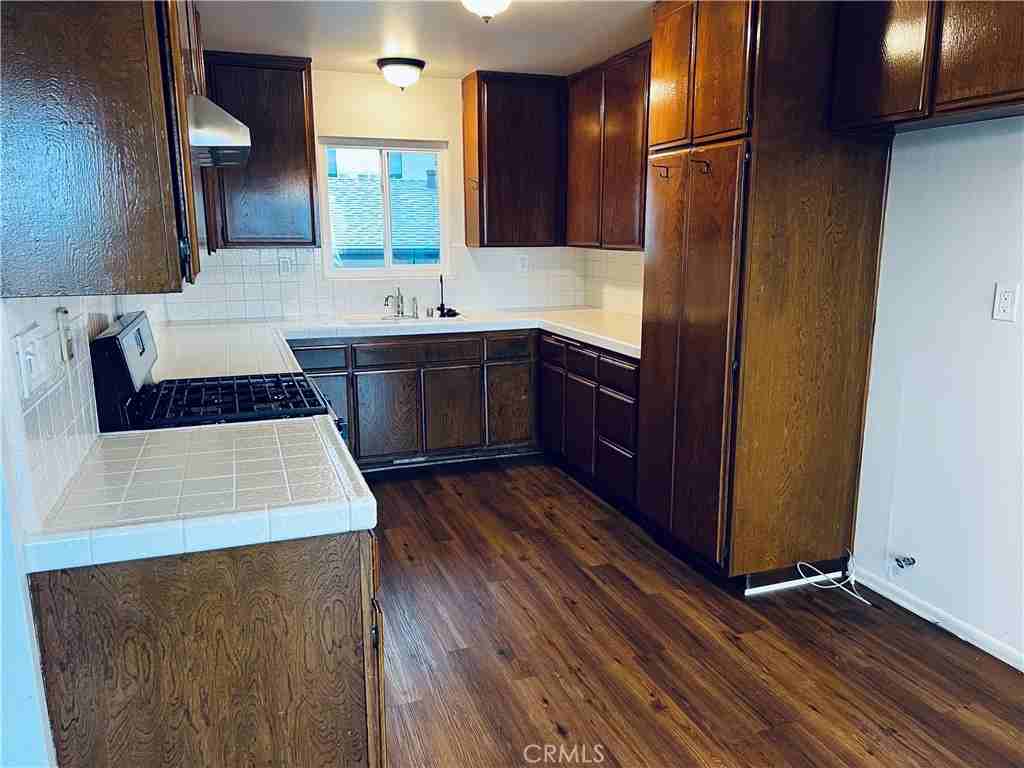 1279 West 24th Street #1279-4 - Photo 2 of 25