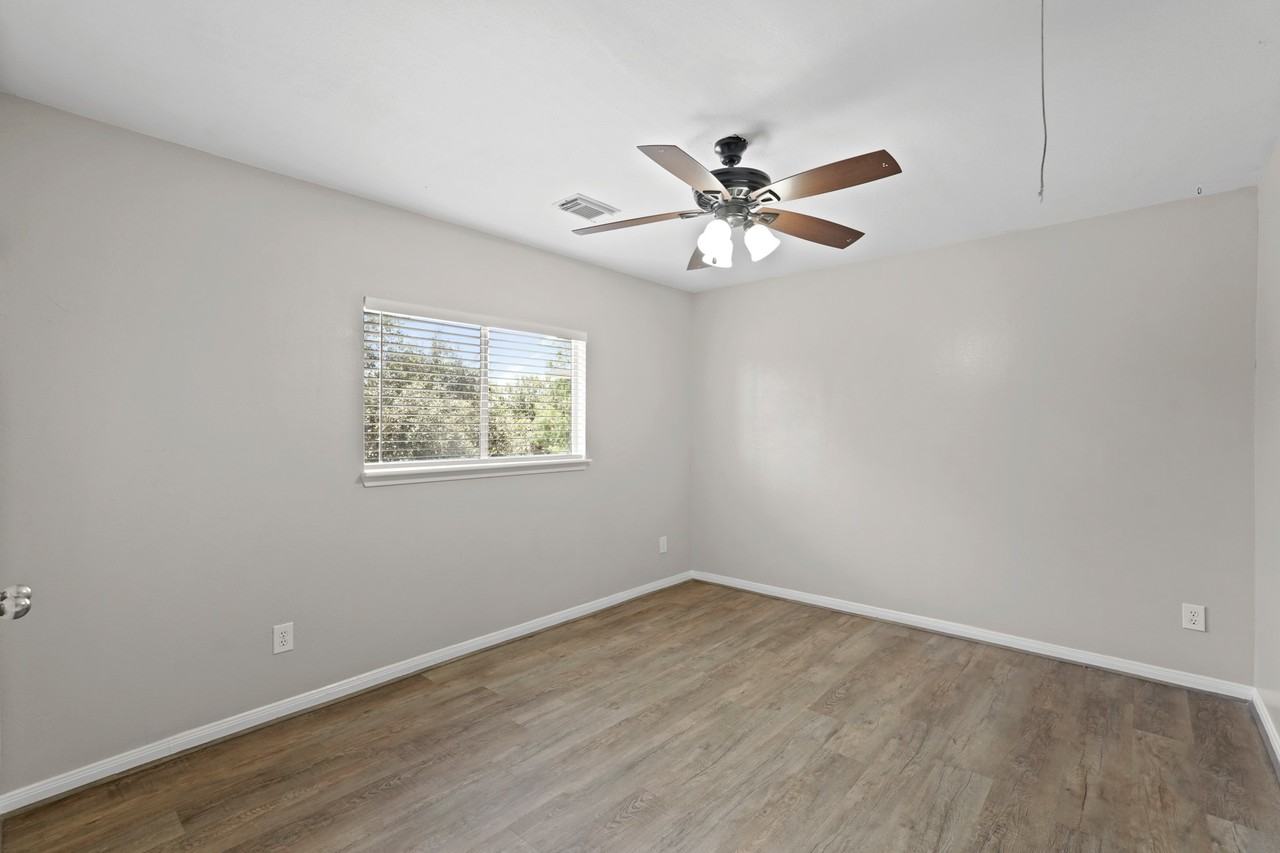 2922 Glen Cullen Ln #2922 - Photo 4 of 37