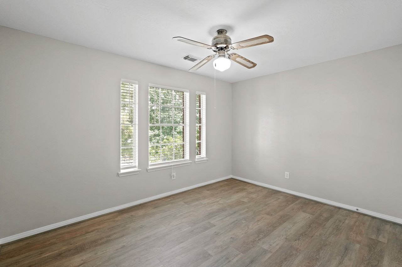 2922 Glen Cullen Ln #2922 - Photo 5 of 37