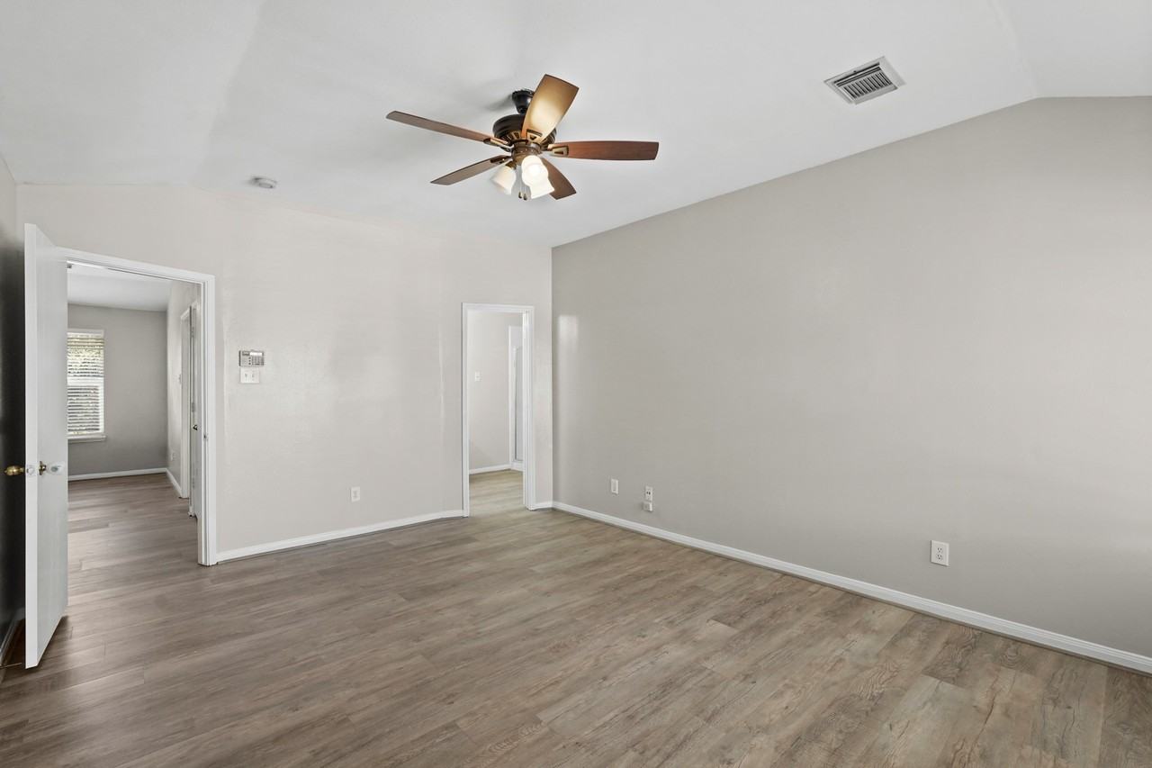 2922 Glen Cullen Ln #2922 - Photo 6 of 37